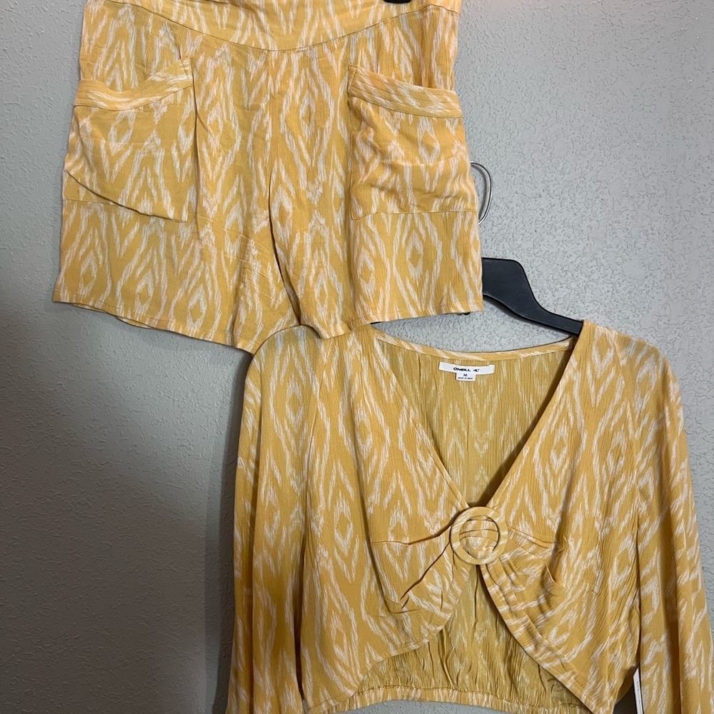 💛🏝️NWT O'Neill Two-Piece Set Crop Top & High Waist Shorts☀️🌼